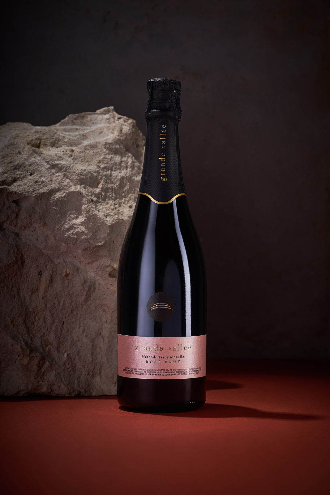 极简主义的起泡酒包装设计这样做(图5)